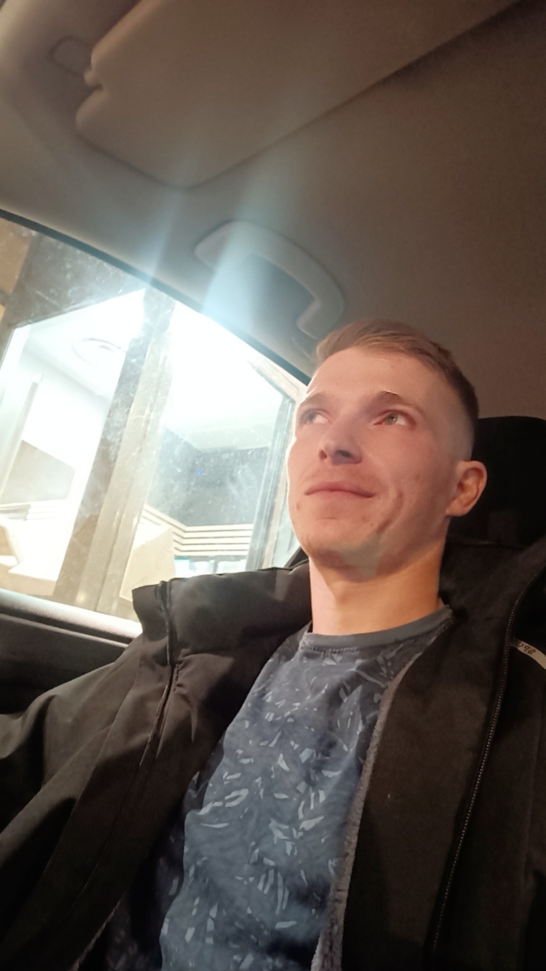 Akil - Les Bons Villers - Hainaut | Rencontre gay
